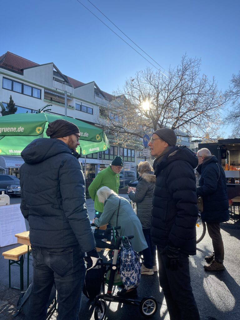 Erfolgreicher Auftakt der Unterschriftensammlung für den Supermarkt in der Kirchenstrasse